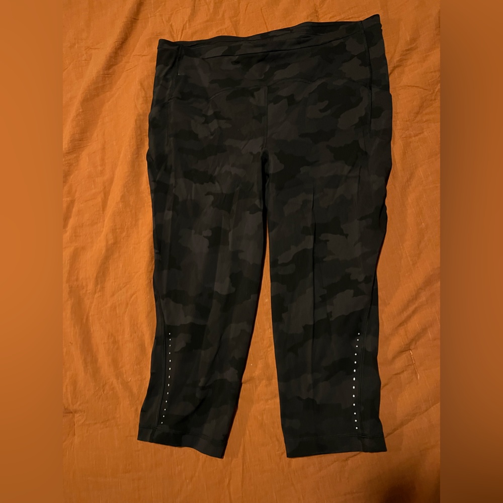 Lululemon Swift Speed Hugh Rise Crop 21” size 16